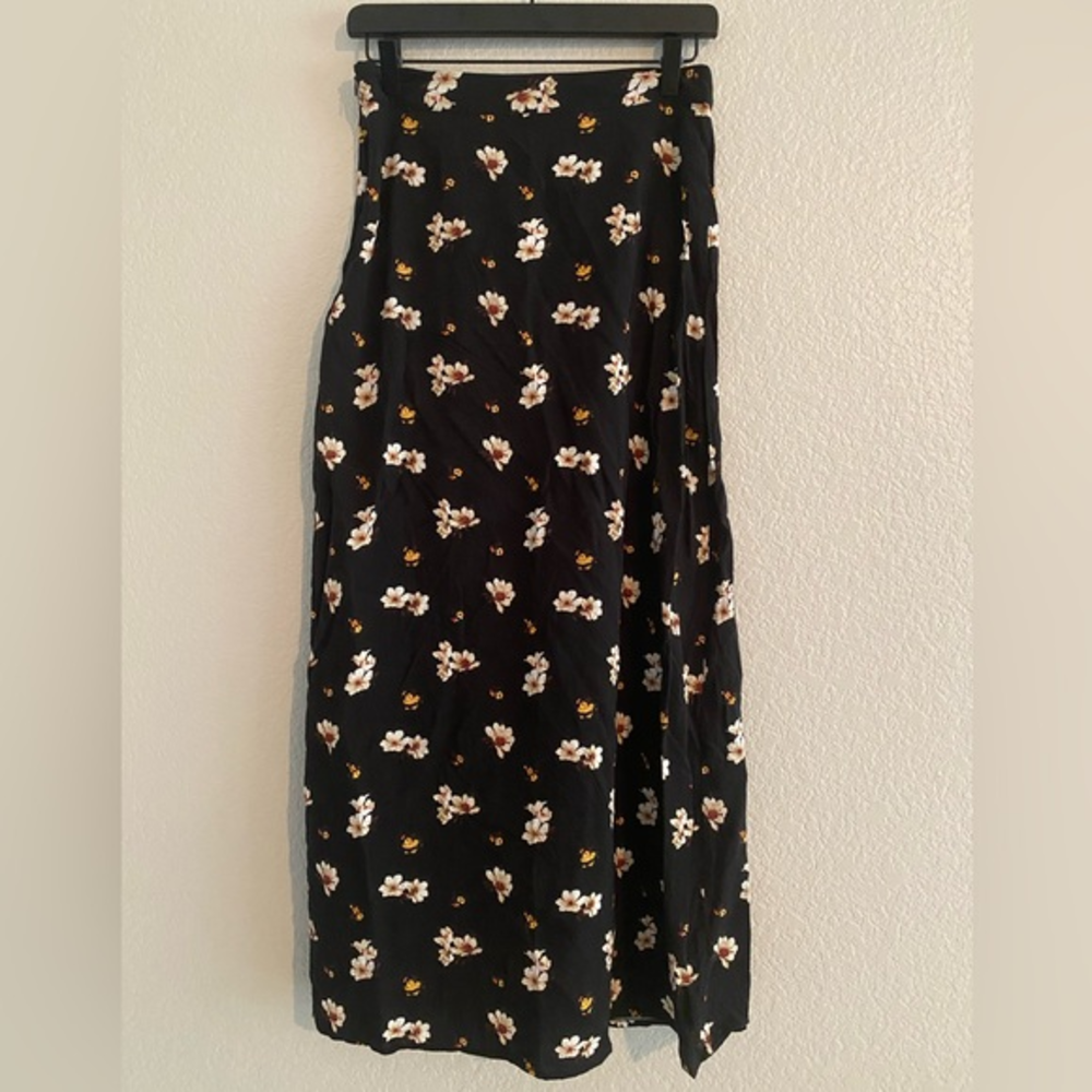 Forever 21 high waisted floral skirt size m‎ front slit side zip fall must have